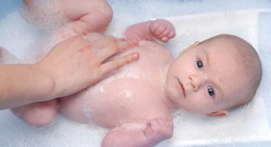 Comment laver un nouveau-né