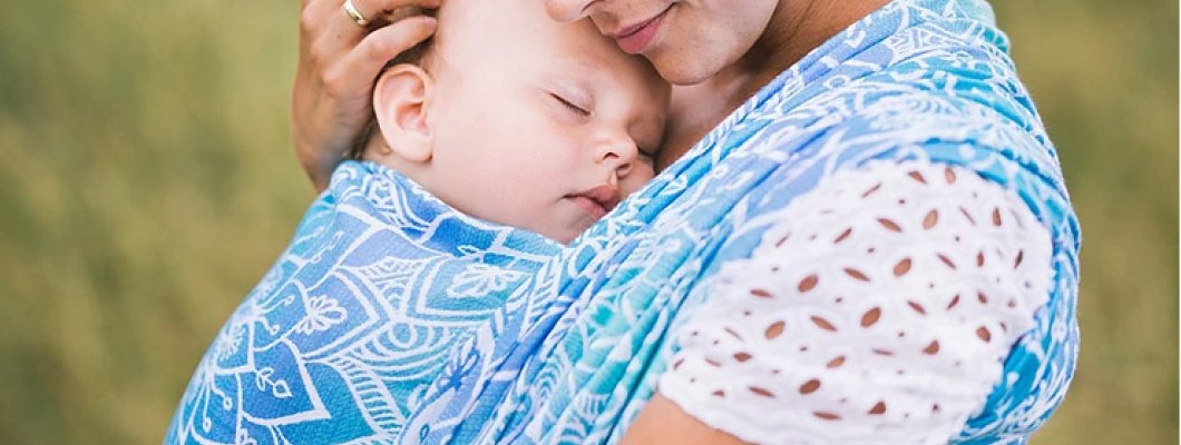 Babywearing for newborns