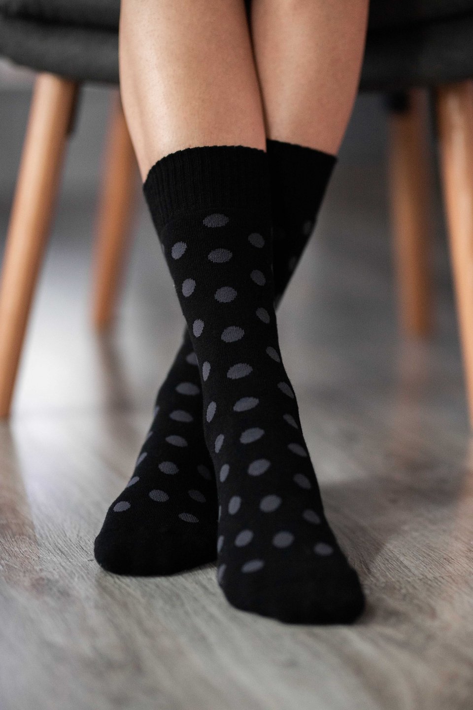 Zimní barefoot ponožky - Puntíky - černo-šedé