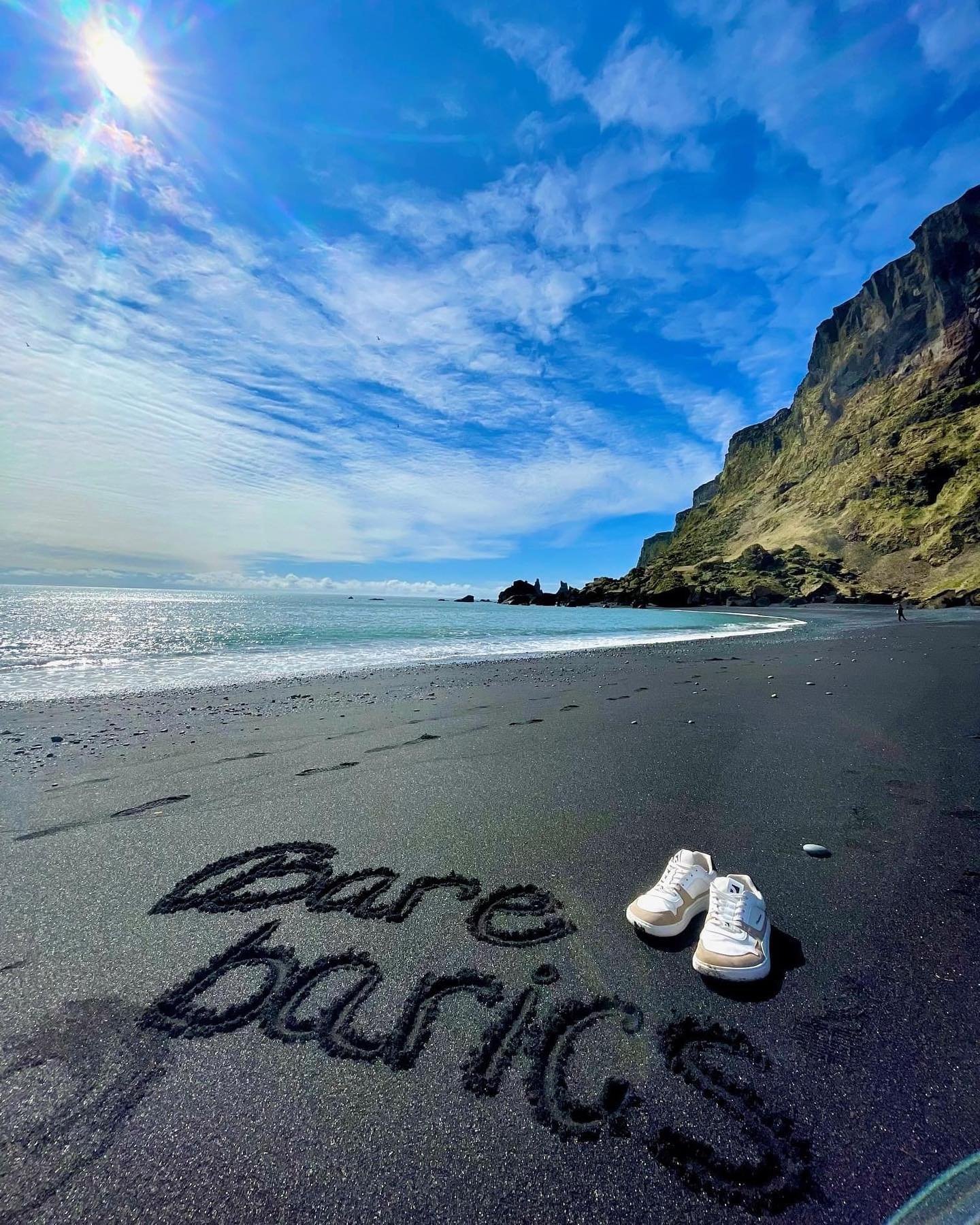 🏝 Encourage your curiosity, take your wandering shoes and explore new places. The world awaits you. 🌍
.
.
.
.
.
.
.
#iceland #barebarics #traveling #icelandtrip #springvibes #sneakers #vegan