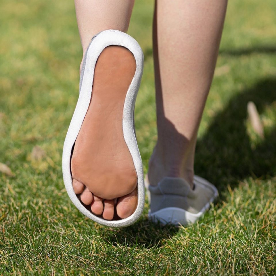 😍 Foot-shaped shoes and not shoe-shaped feet!
Be Lenka barefoot - passion for freedom of healthy movement. 🦶
.
.
.
.
.
.
.
.
.
.
#barefootshoes #zerodrop #spreadyourtoes #barefoot #strongfeet #piedsnus #toebox #widetoebox #sale #healtyfeet #barefootrunner #livewithbarefootfreedom #footpain #barfussschuhe #foothealth #barefooting #barefootmen #barefoots #BarefootLife #barefootmassage #barefootwalking #barefootrunning