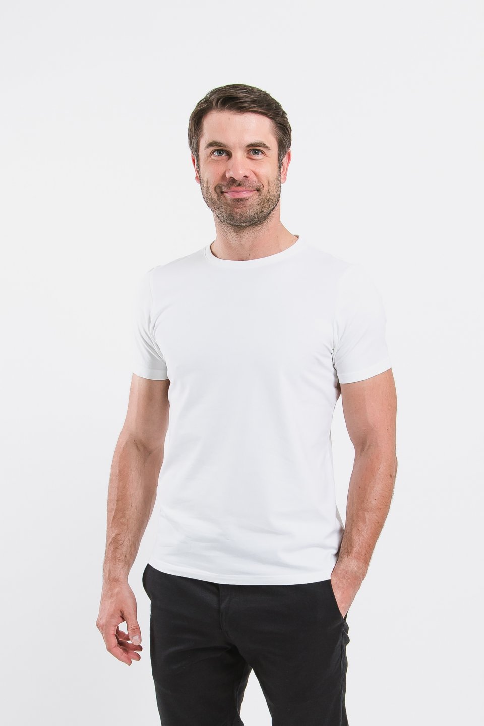 Męska koszulka z okrągłym dekoltem Be Lenka Essentials - White