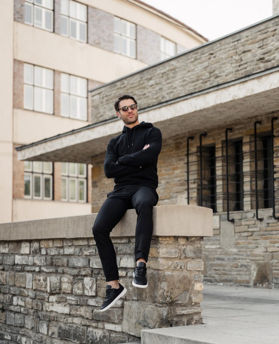 👀 What's your go-to colour?

🖤 The classic black in the form of Be Lenka Essentials men's hoodie is a must-have in any wardrobe. Be yourself and show what makes you feel your best. 
.
.
.
.
.
#belenka #belenkafashion #capsulewardrobe #madeineurope #minimalismfashion #belenkamensfashion
