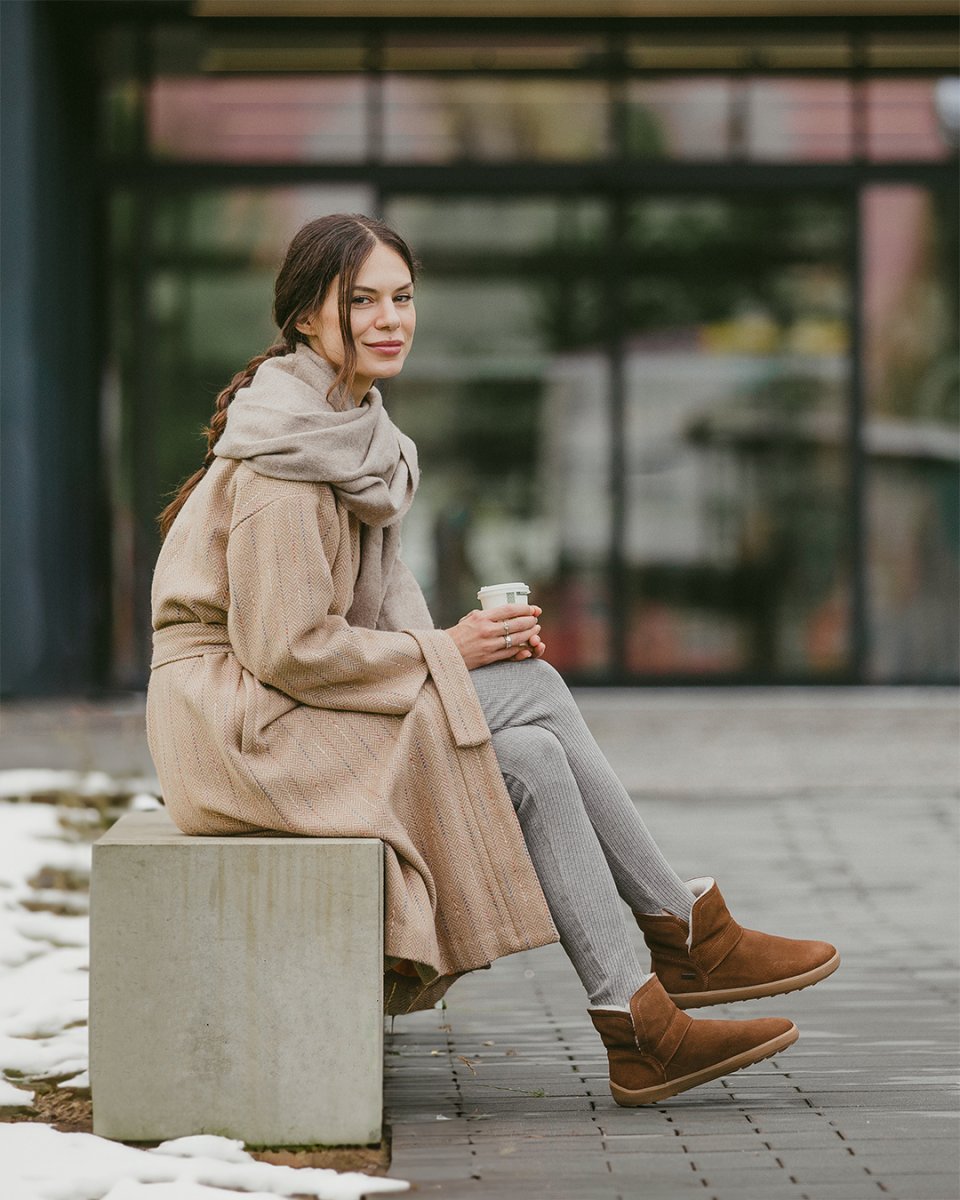 😍 Craving the softest #barefoot step?

Indulge in the comfort of Be Lenka Polaris - perfect for a stroll, a day out, or cosy evenings by the fireplace.

👉 Genuine sheepskin lining.
👉 High-quality nubuck leather.
👉 Easy slip-on design.
👉 Quick maintenance for hassle-free cleaning.

🔗 Shop now via the link in bio.
.
.
.
.
.
#belenkashoes #barefootshoes #barefootboots #winterbarefootshoes
