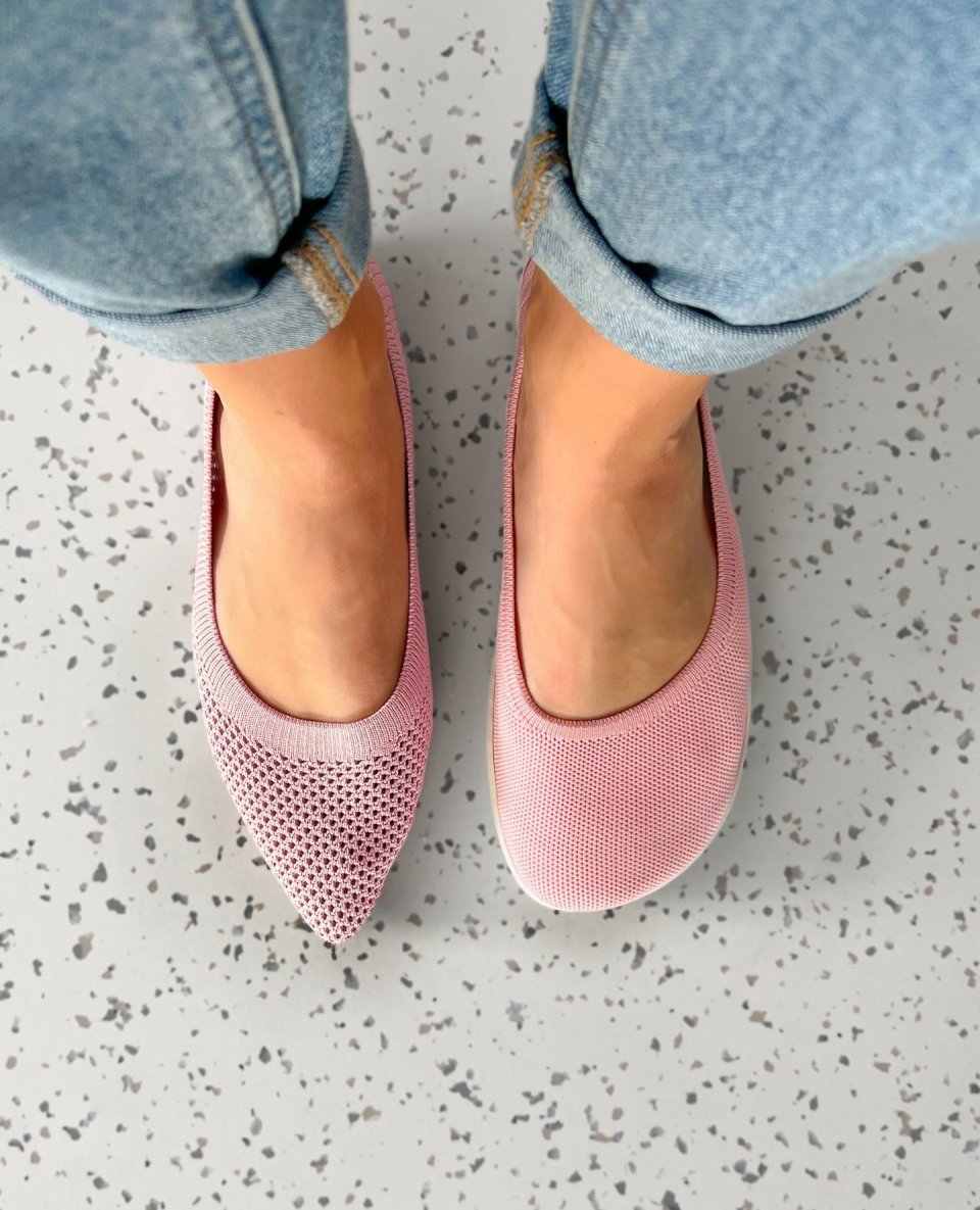 🤔 Which would you choose?

🌟 With Be Lenka Delight, you don't have to compromise between style and comfort. Give your toes the freedom they deserve and enjoy #barefoot comfort with every step.
.
.
.
.
.
#barefootshoes #barefooting #zerodrop #widetoebox #flexiblesole #springshoes #springbarefootshoes