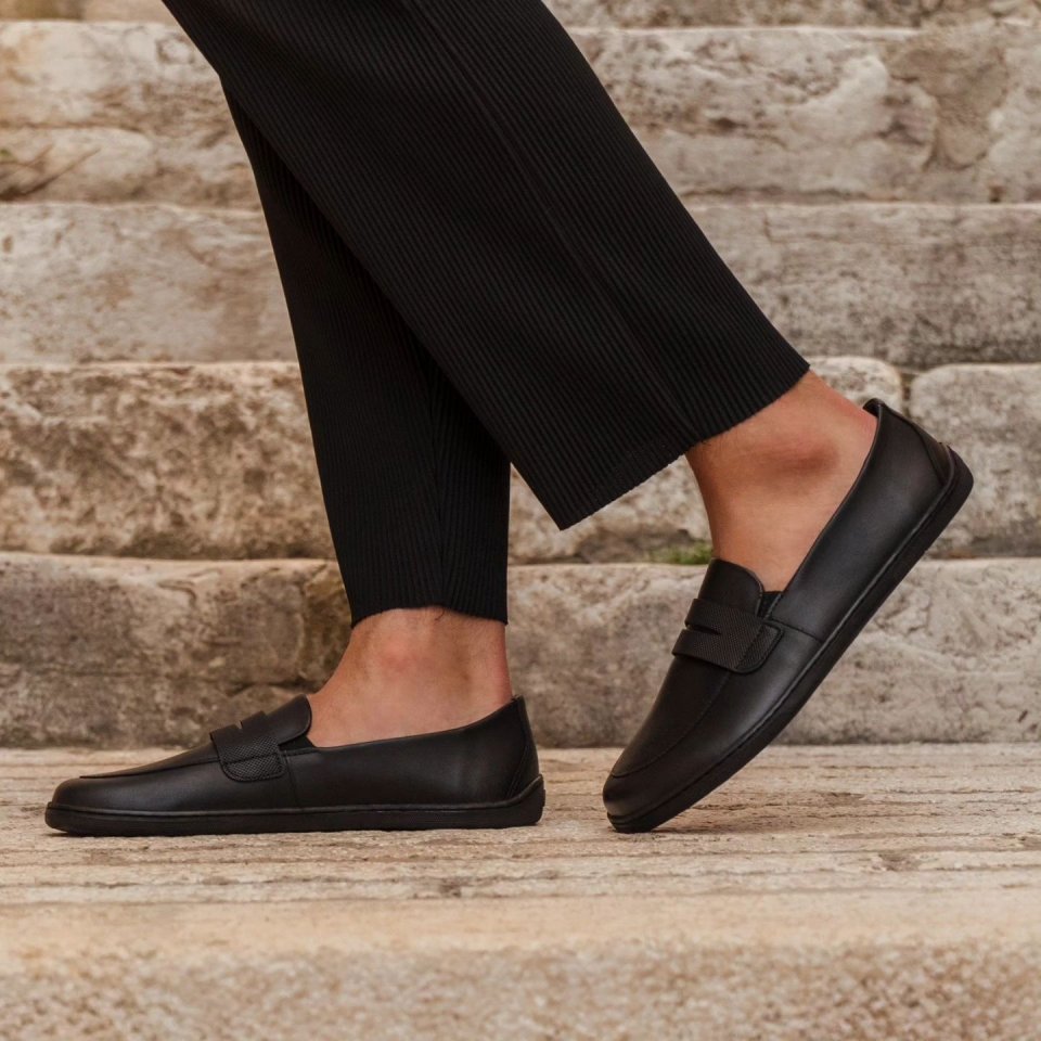 Be Lenka Buena in 🖤 and 🤎 colors is now available for pre-order in sizes 45 and 46.

Ensure you get your pair ahead of time. ⏰

Which color catches your eye more? 👣
.
.
.
.
.
#belenkashoes #barefootshoes #rightshoeshape #zerodrop #widetoebox #barefootloafers #barefootmoccasins #minimalistshoes