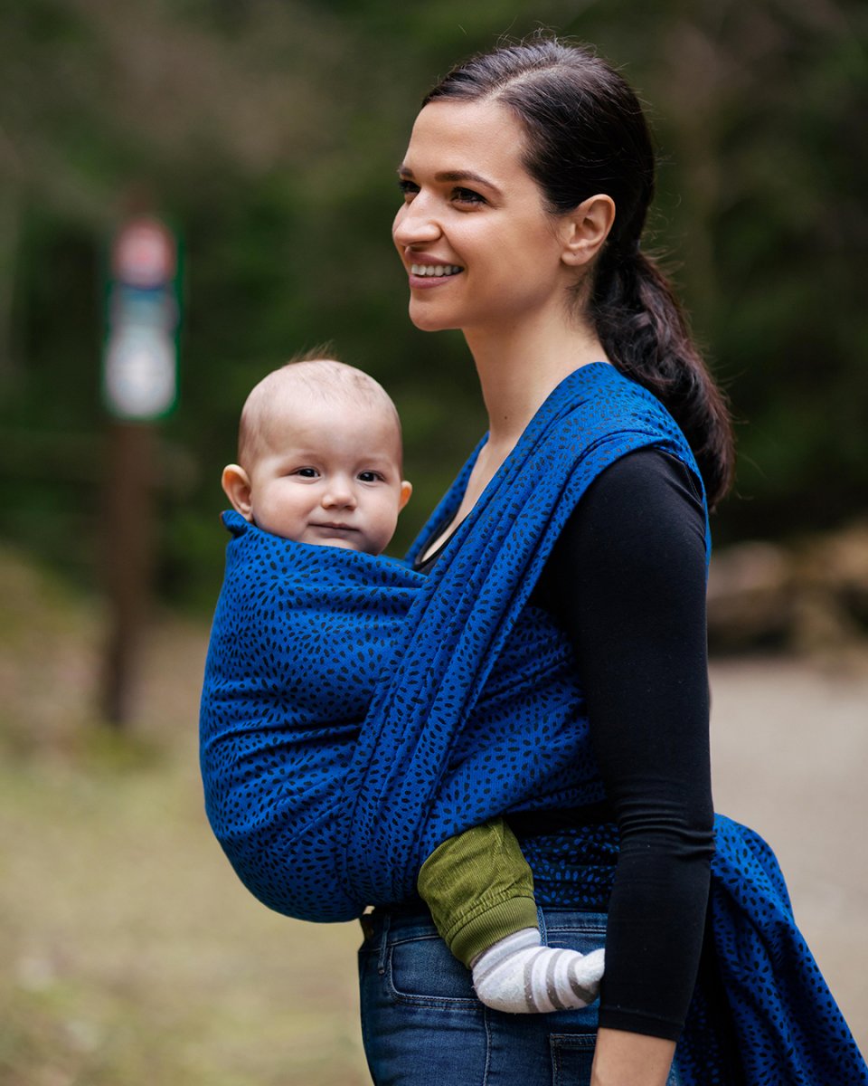 🪡 Choose premium materials and beautiful designs from Be Lenka's workshop. 👉 Explore our collection via the link in bio.

🤗 For 9 months, your baby was a part of your body. This exceptional bond doesn't break with birth; it continues. Your baby learns about the world from you.

💙 Keep them close.
.
.
.
.
.
#babycarrier #babywearing #momlife