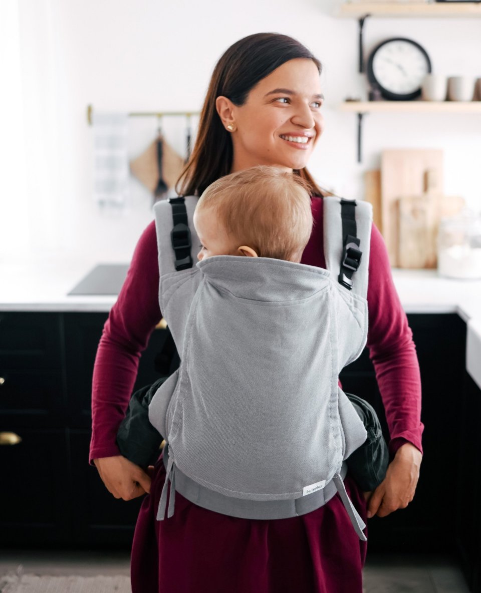 Easy to set up and ready for any adventure, indoors or out. ❤️

Baby Carrier - Be Lenka Toddler features a raised backrest to ensure perfect head support for your baby, providing comfort and peace of mind. 🧘‍♀️
.
.
.
.
.
#babywearing #belenkacarriers #babycarriers #freedom