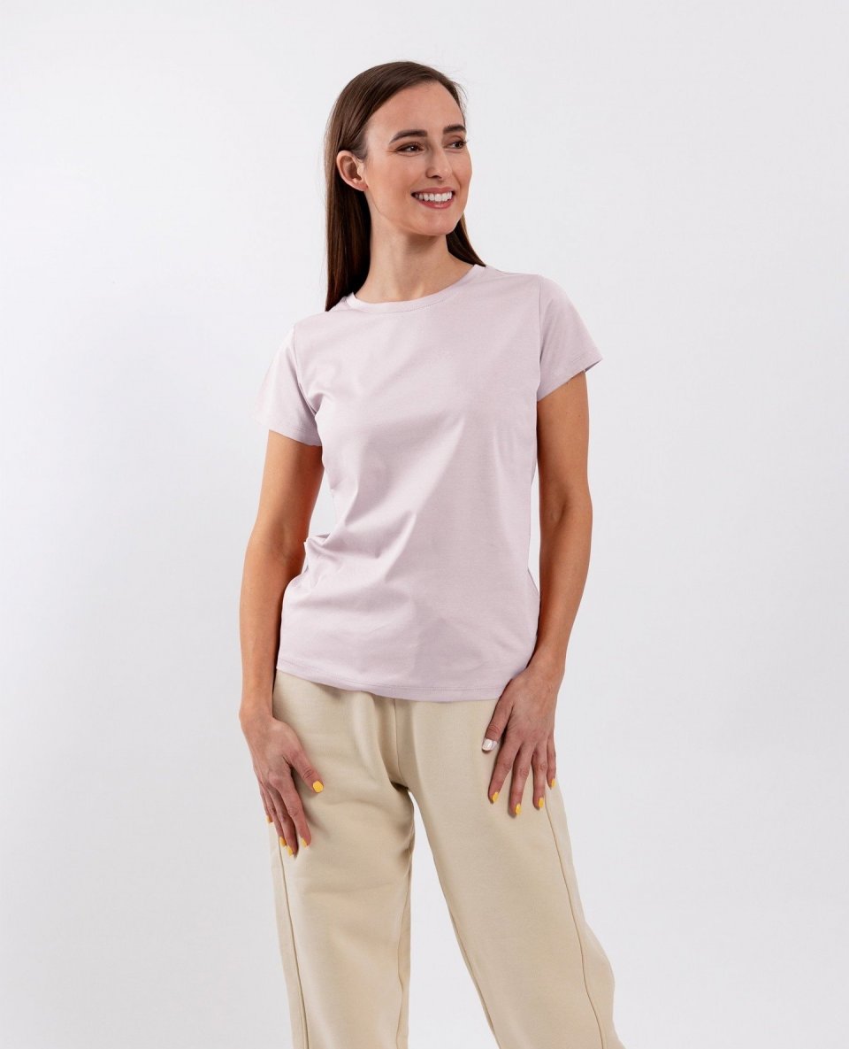 Are you looking for the perfect T-shirt for summer heat? 🔥☀️

Introducing our Women’s Round Neck T-shirt in Powder Pink. Crafted from 100% cotton, it provides optimal moisture absorption and a perfect fit that complements all body shapes. 💖
.
.
.
.
#belenka #belenkafashion #capsulewardrobe #madeineurope #minimalismfashion #smartcasual