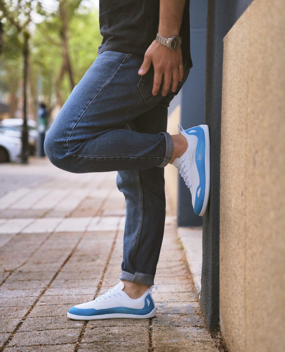 👟 Are you a lover of the color blue? It signifies tranquility and confidence.

Show your love for blue in your outfit with Be Lenka Velocity. 

What color would you like to see next in this model? 🎨
.
.
.
.
.
#barefootshoes #barefoot #barefootsneakers #barefooting #belenkashoes #belenkabarefoot #minimalistshoes #summershoes #summersneakers