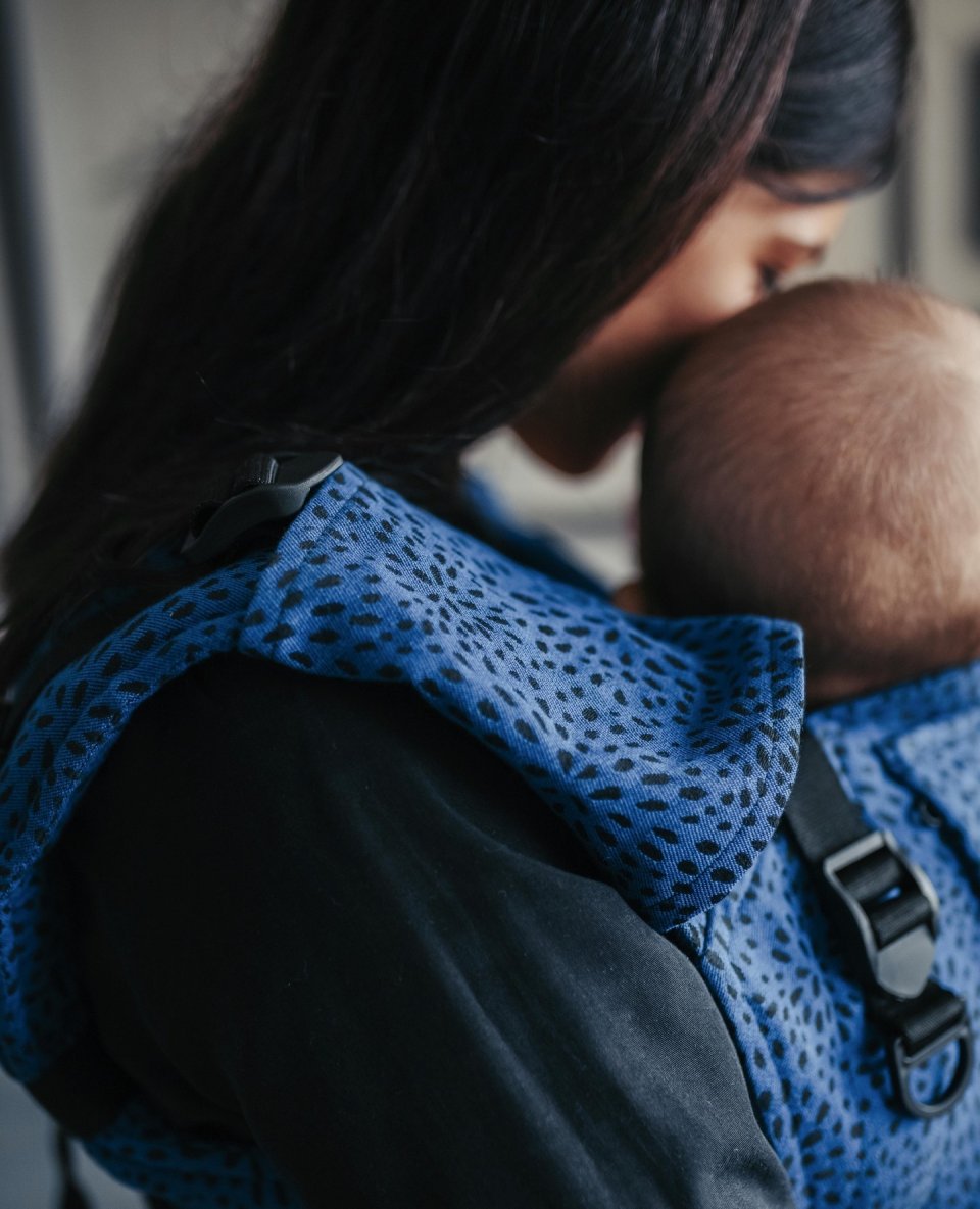 🌼 Embrace the bond between mother and baby with Be Lenka carriers.

From breastfeeding to cuddles, our carriers enhance these intimate connections, nurturing closeness and love. 💕 
.
.
.
.
.
#babywearing #momlife #belenkababywearing #bonding