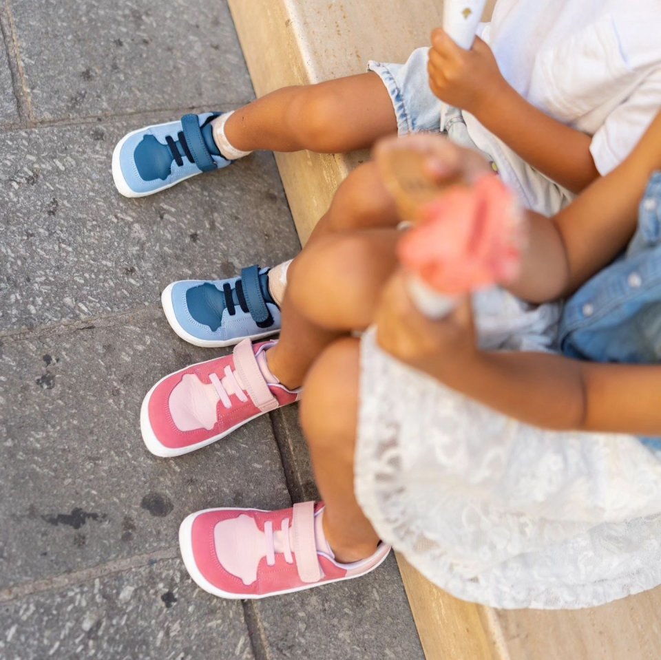 🍦 Ice cream for kids means summer. ☀️

❤️ Whether you choose vibrant pink or cool blue, our Be Lenka Gelato model is perfect for sunny days.

What’s your favorite flavor of ice cream? 😋✨
.
.
.
.
.
#belenka #barefootshoes #barefootshoesforkids #summershoes #kidsbarefootshoes #belenkabarefoot
