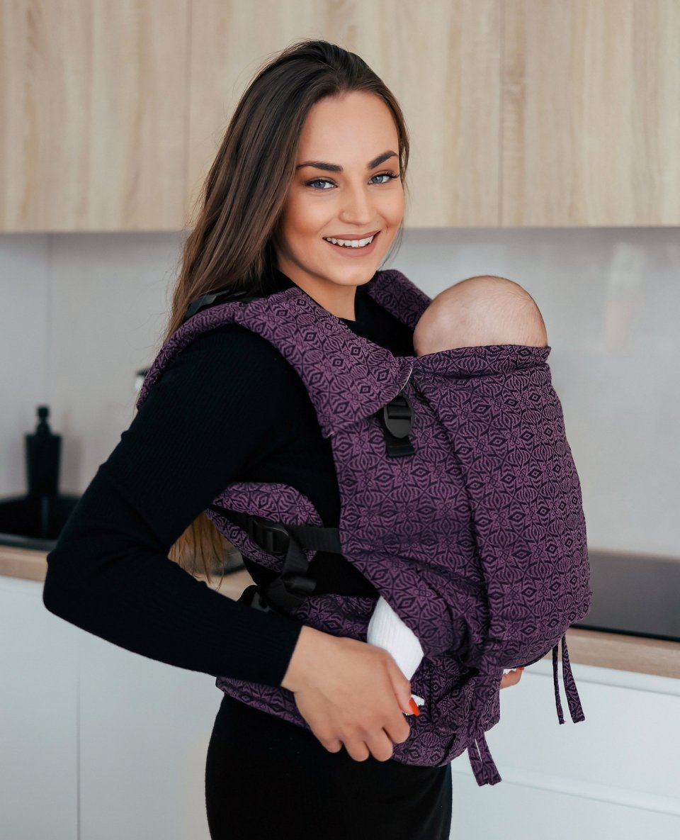 ❤️ Moments of love, closeness, and carrying are truly unique and precious. We’re honored to be part of these special moments of parental bonding with you. 😊👩‍👦 #belenkafamily
.
.
.
.
.
#babycarrier #babywearing #momlife #belenkafamily