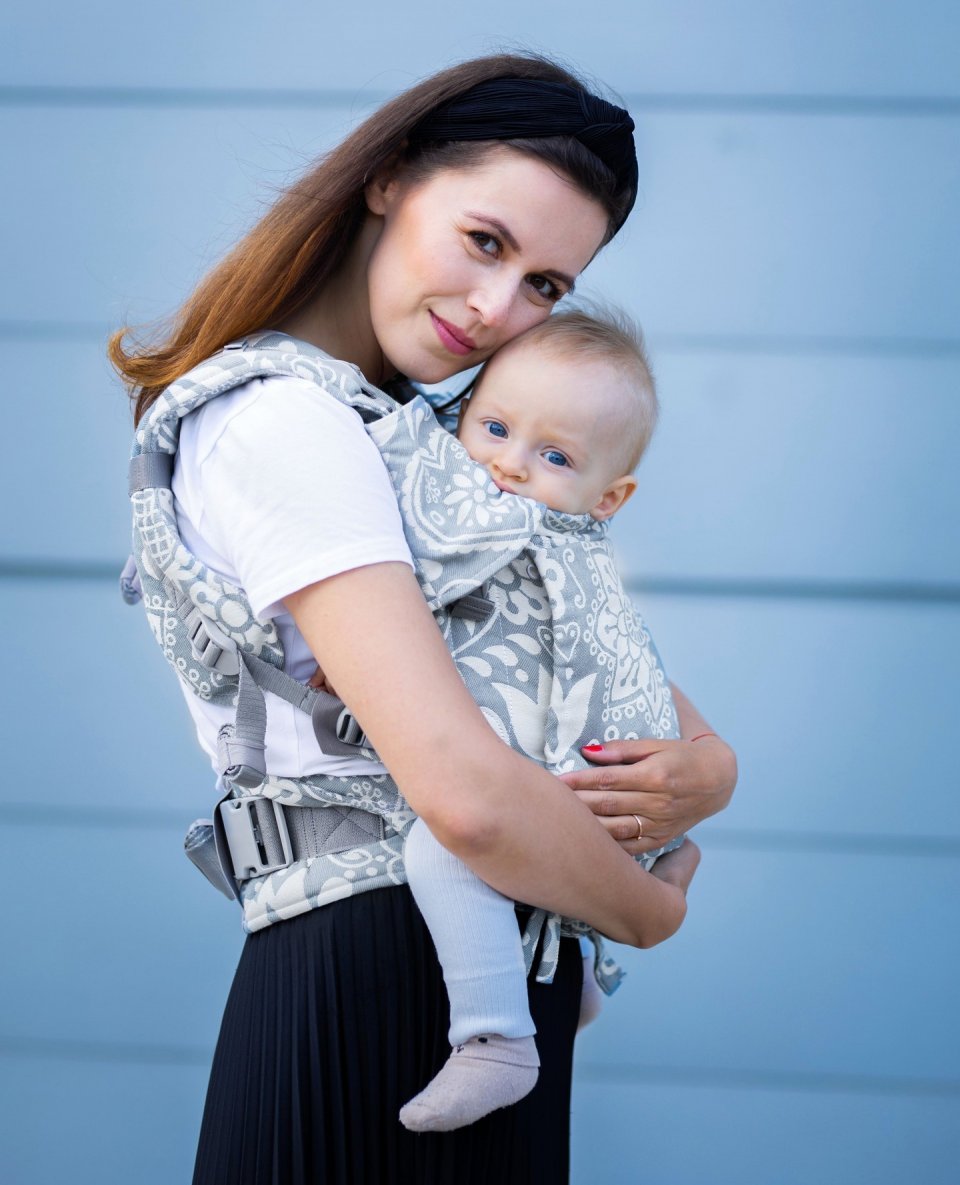 ❤️ A happy baby means a happy mama. Do you agree?
When your baby is content, you feel empowered and capable of handling everything with ease. 

Is this your experience too? 💬
.
.
.
.
.
#babycarrier #babywearing #momlife #belenkafamily