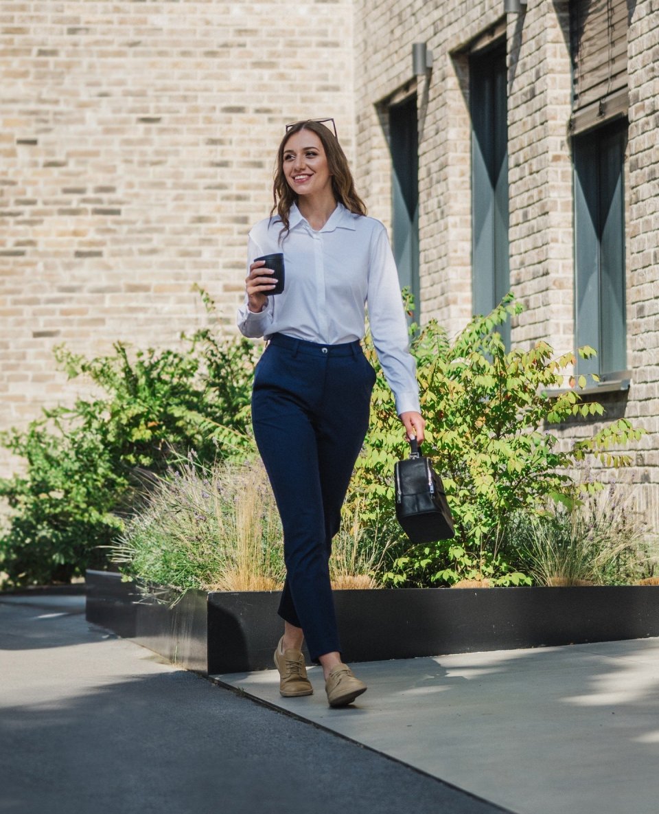 The best accessory for any outfit? A smile. 😊

Whether it's a workday or a day off, the Women’s Shirt from Be Lenka Essentials will have you looking and feeling fantastic. ✨
.
.
.
.
#belenka #belenkafashion #capsulewardrobe #madeineurope #minimalismfashion