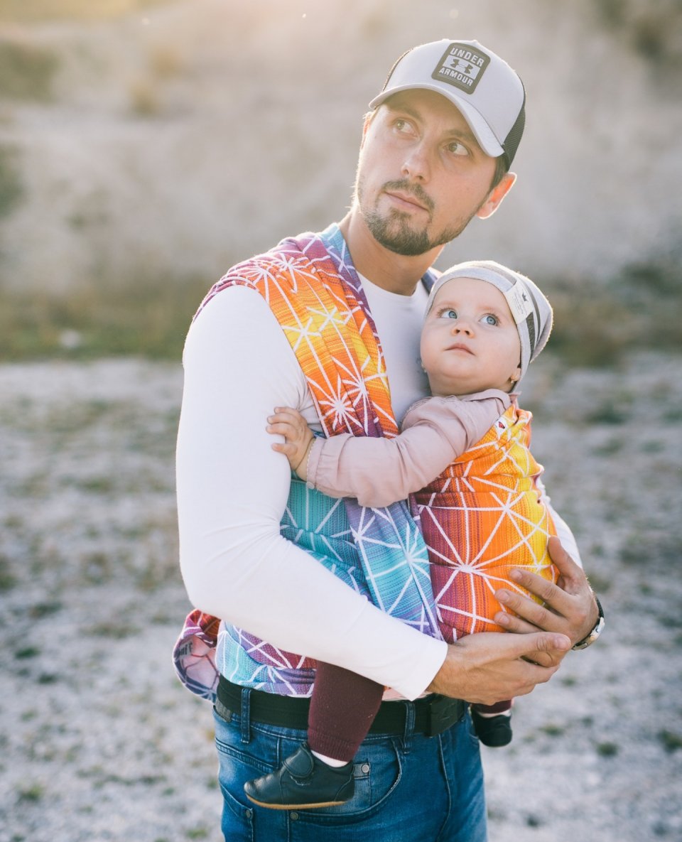 🤱 You can wear your baby in a wrap from birth until you're able to carry them. Did you know a strong, high-quality wrap can hold an adult?

👍 The wrap ties so thoughtfully that the baby is in complete comfort and safety. At first glance, the wrapping might seem a bit complicated, but after trying it a few times, it comes naturally!

❣️ How does your baby enjoy being carried?
.
.
.
.
.
#belenka #babywearing #babylife #babywrap