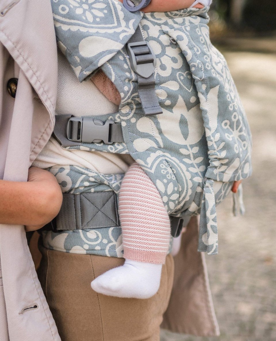 ❤️ Safety comes first with Be Lenka ergonomic carriers.

👉 We prioritize the comfort and security of your little one in every aspect. Therefore, our carriers have various features, such as side safety buckles. 
.
.
.
.
.
#babywrap #babycarrier #babywearing #momlife #belenkababywearing #belenka